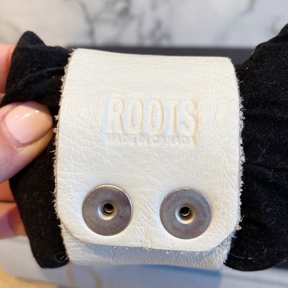 𝅺ROOTS Reversible leather CUFF monogrammed “R” - Picture 4 of 6